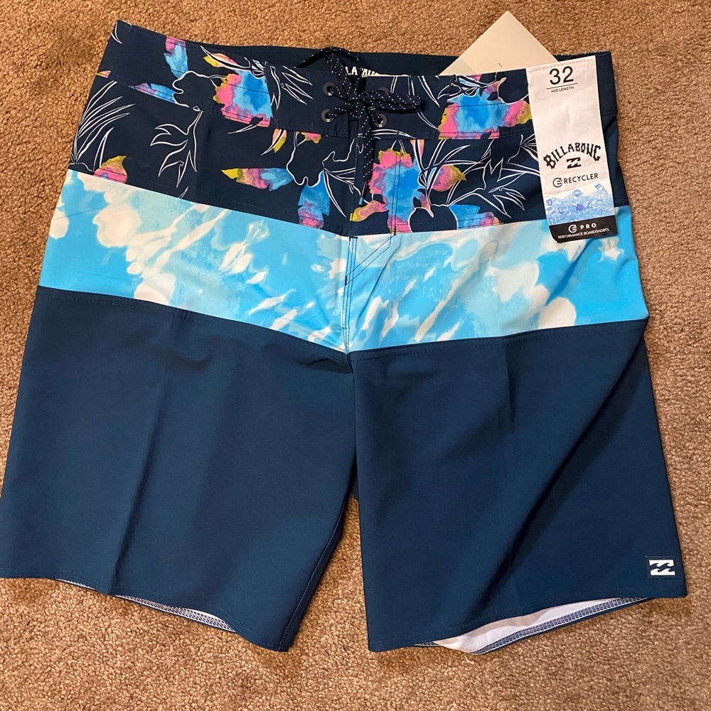 Billabong men’s tribong Pro Boardshort
